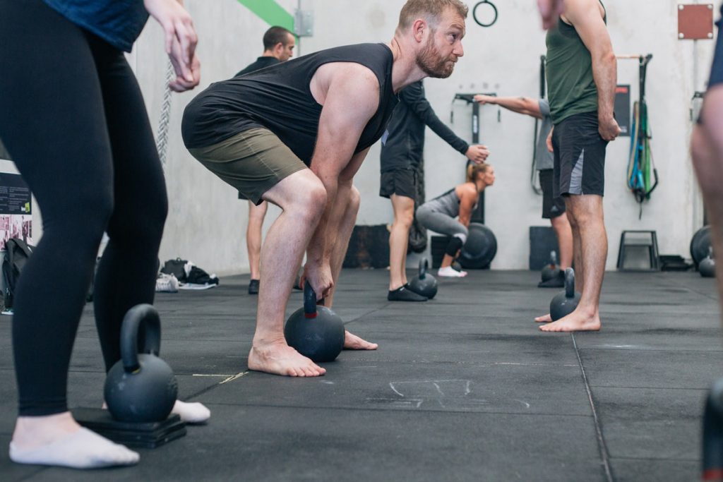 Kettlebell swing online posture